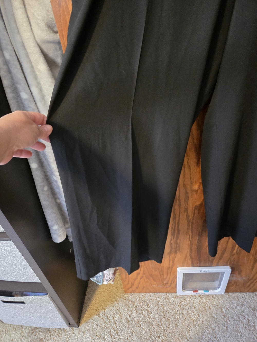 Classic Black Wide-Leg Women’s Dress Pants - Picture 3 of 6